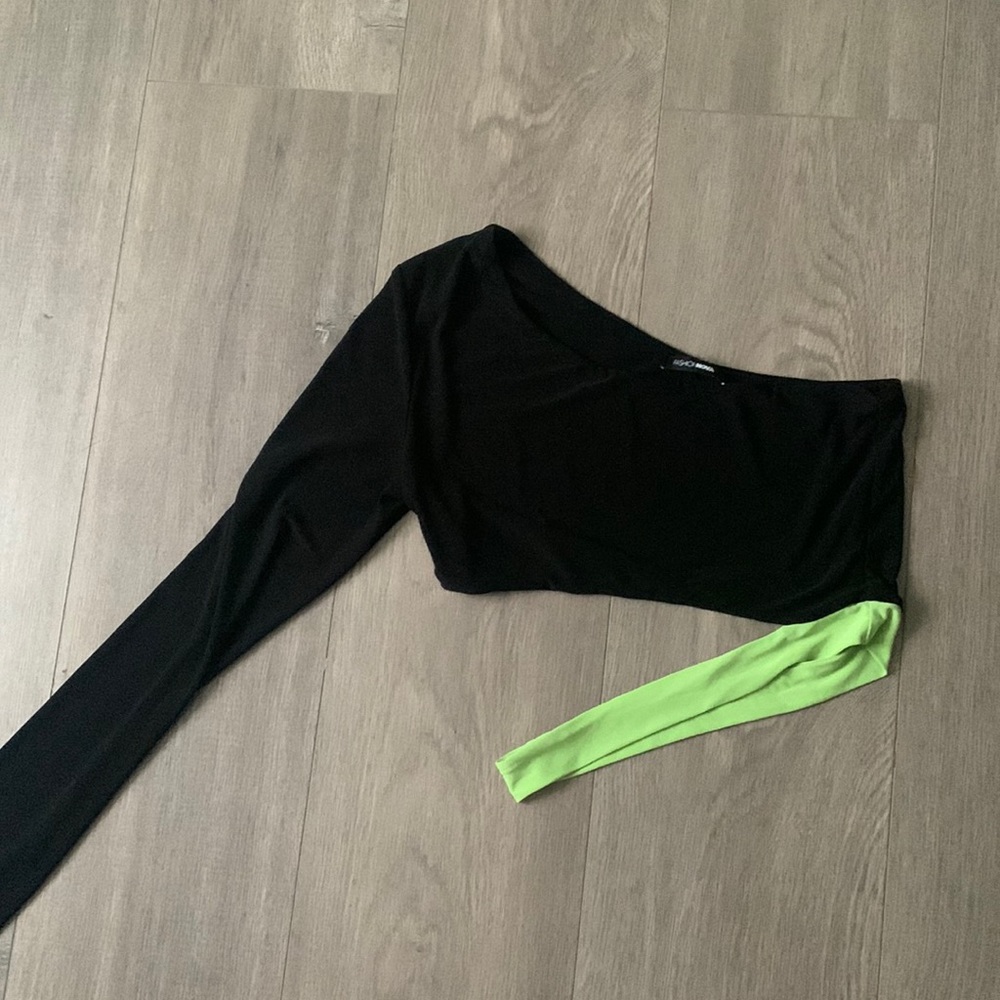 Fashion Nova one shoulder shirt